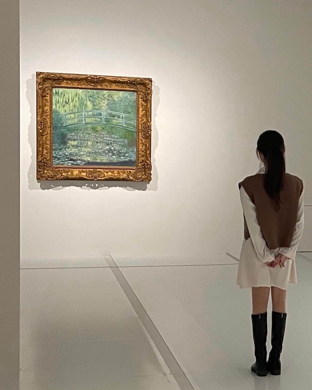 やのあんなさんのインスタグラム写真 - (やのあんなInstagram)「ポーラ美術館20周年記念展 モネからリヒターへ💐  光をテーマにした作品を通して 美術史の流れがよくわかる展示でした🫧 . . . . . . . #美術館 #美術館巡り #美術館好きな人と繋がりたい #美術館デート #美術館めぐり #美術館好き #美術館すき #ポーラ美術館 #美術館巡り好きな人と繋がりたい #美術館コーデ #芸術 #芸術鑑賞 #芸術好きな人と繋がりたい #アート鑑賞 #アート #現代アート #現代アート好きな人と繋がりたい」4月18日 19時15分 - anna_inthesea