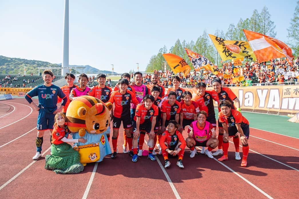 佐藤謙介さんのインスタグラム写真 - (佐藤謙介Instagram)「. VS東京ヴェルディ  勝利！ 続けていけるよう、頑張ります！応援ありがとうございました。  #レノファ山口#東京ヴェルディ #jリーグ #最高の週末 #継続 #感謝」4月18日 19時46分 - ks080119