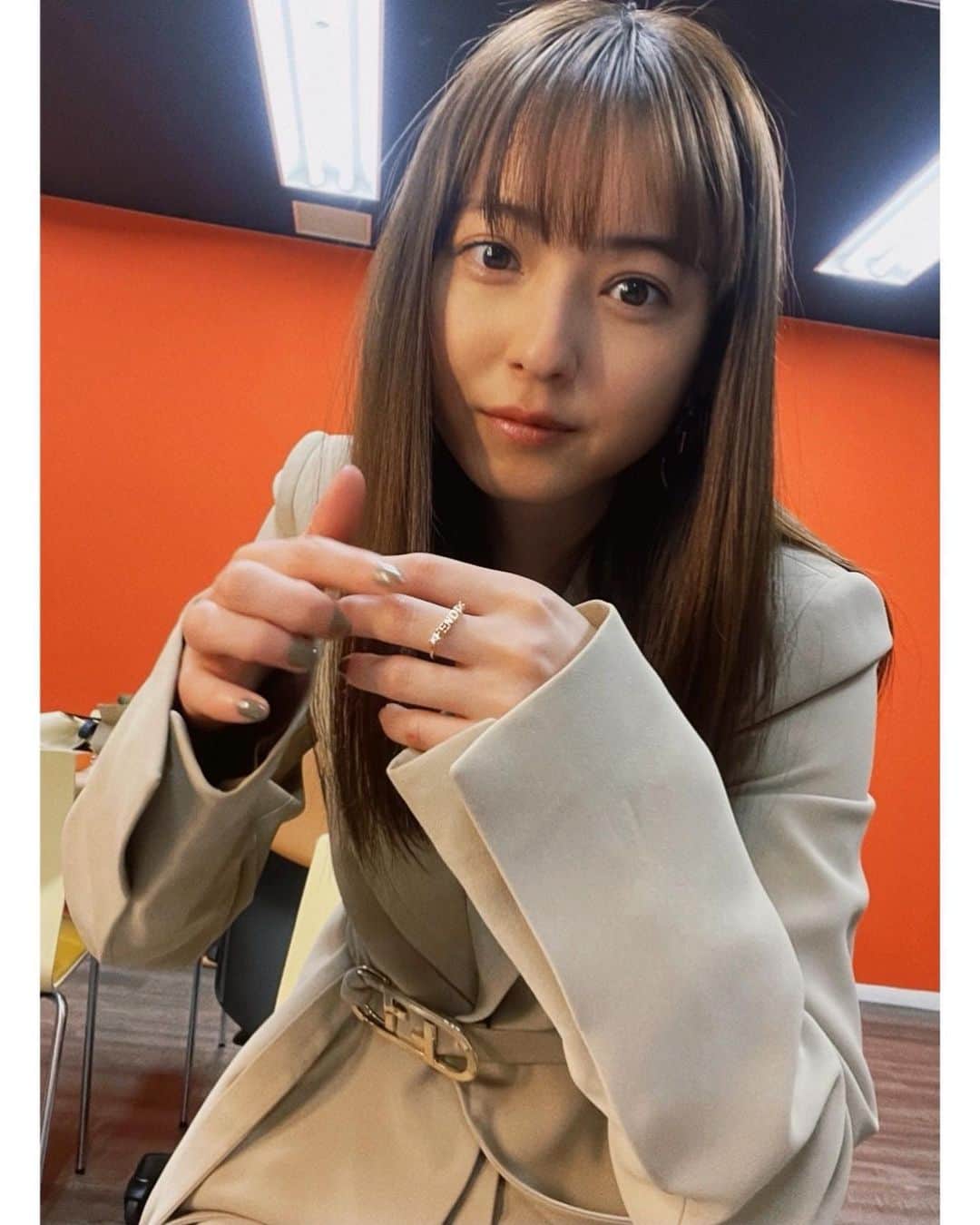 佐々木希さんのインスタグラム写真 - (佐々木希Instagram)「今日の収録、 衣装でスーツを着用したんだけど新鮮で嬉しかった❤︎  #Fendi」4月18日 19時46分 - nozomisasaki_official