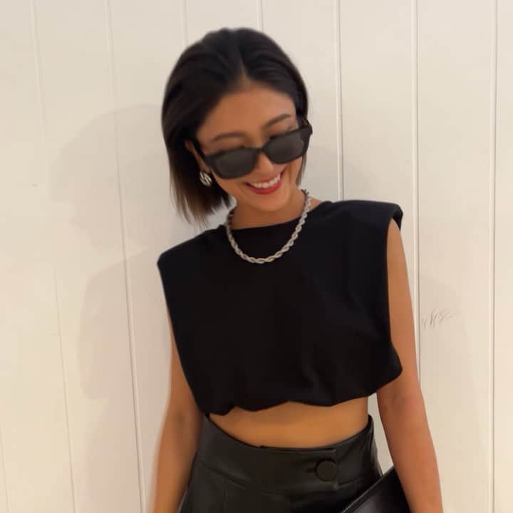 のインスタグラム：「Out and about 🥷🥷🥷  ライブモード🫣 . . . #australia #goldcoast #fasion #coordinate #modefashion #ファッション #モード #海外生活 #150cmコーデ #ゴールドコースト #オーストラリア」