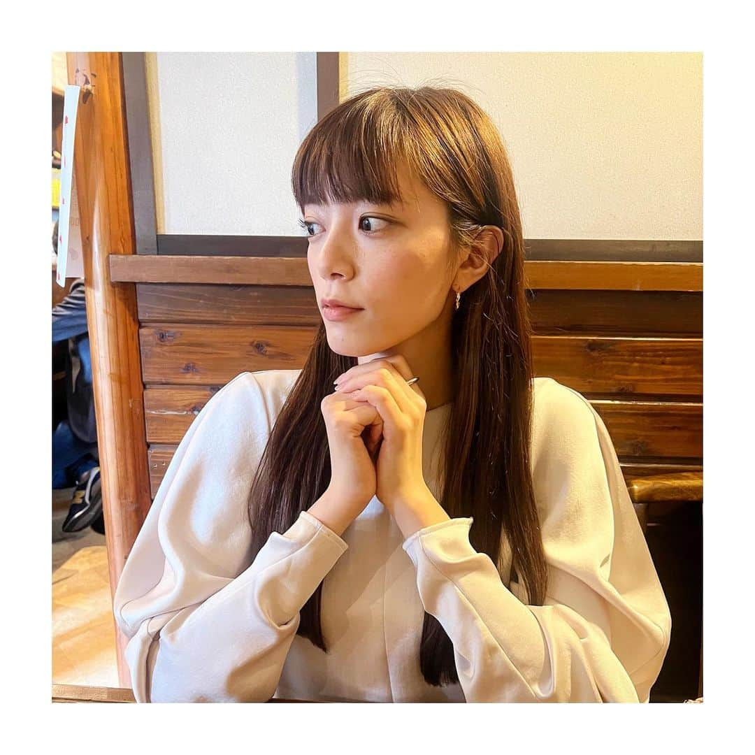 三谷紬さんのインスタグラム写真 - (三谷紬Instagram)「* ダイエットのために我慢していたラーメン🍜 土曜日に約半年ぶりに食べました🥺❤︎ やっぱりラーメンって本当に美味しい〜！最高！ 写真はラーメンを待ちきれずにキョロキョロしている私👀 美味しいラーメンを地元で食べて、 我慢してよかった😭とつくづく実感しました。 * #らーめん#ラーメン#つけ麺#🍜#ダイエット#久しぶり#diet#ラーメン断ち#我慢#ぱんどら#辛味噌#つけ麺#美味しかった#佐倉#テレビ朝日#アナウンサー#三谷紬」4月18日 20時49分 - mitani_tsumugi