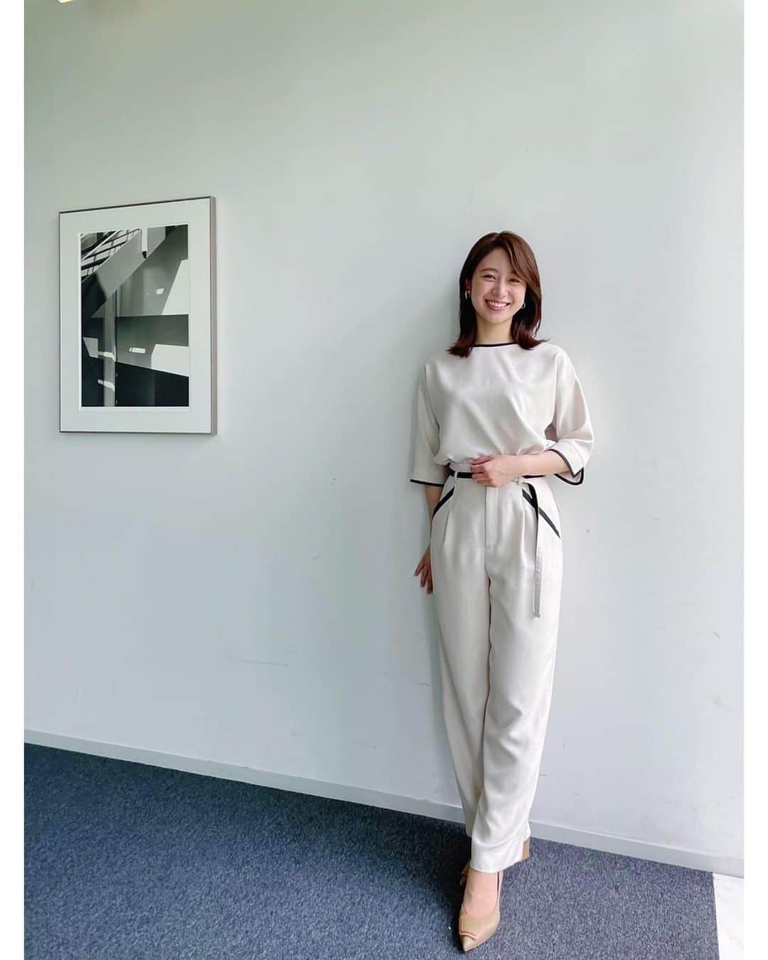 林美沙希さんのインスタグラム写真 - (林美沙希Instagram)「. 今日もお疲れ様でした☺︎ こちらのセットアップ、 形がとても綺麗でした✨ 時間がない朝にパパッと着られそうです。  #annニュース #ワイドスクランブル #林美沙希 #衣装 #outfit」4月18日 20時49分 - misaki0hayashi