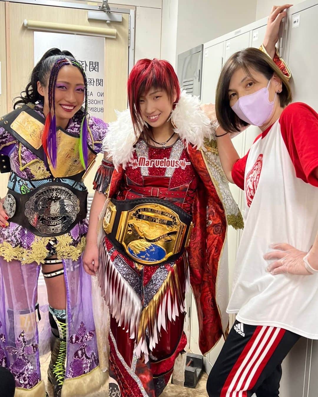 彩羽匠のインスタグラム：「試合前の写真  #後楽園還暦祭 #KAORU #野崎渚 #彩羽匠」