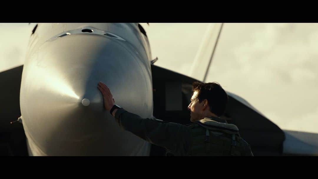 のインスタグラム：「This has been a long time coming. #TopGun」