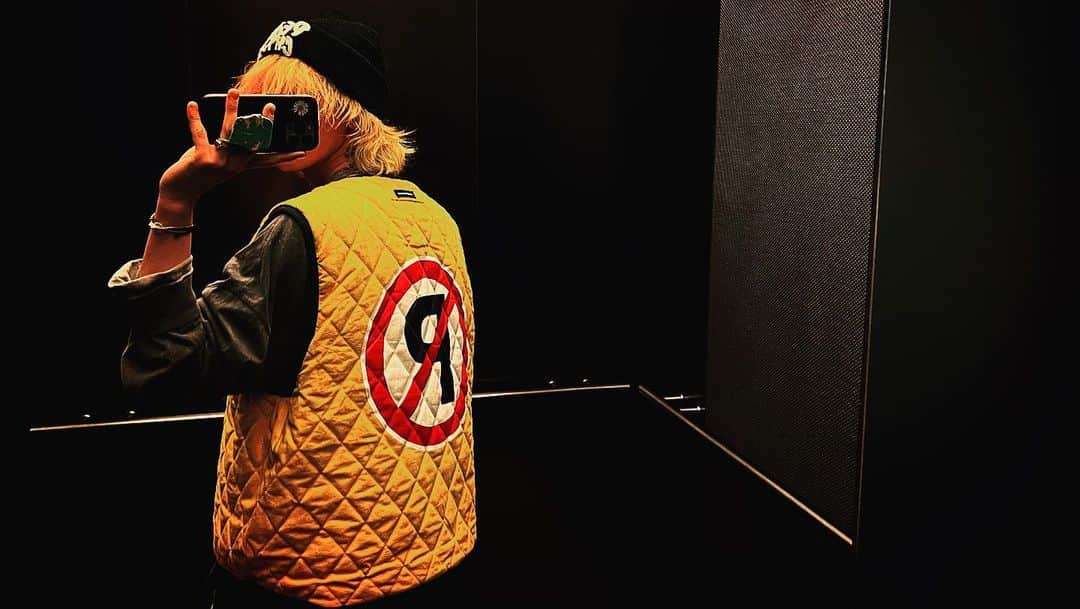 G-DRAGONのインスタグラム：「🚷」