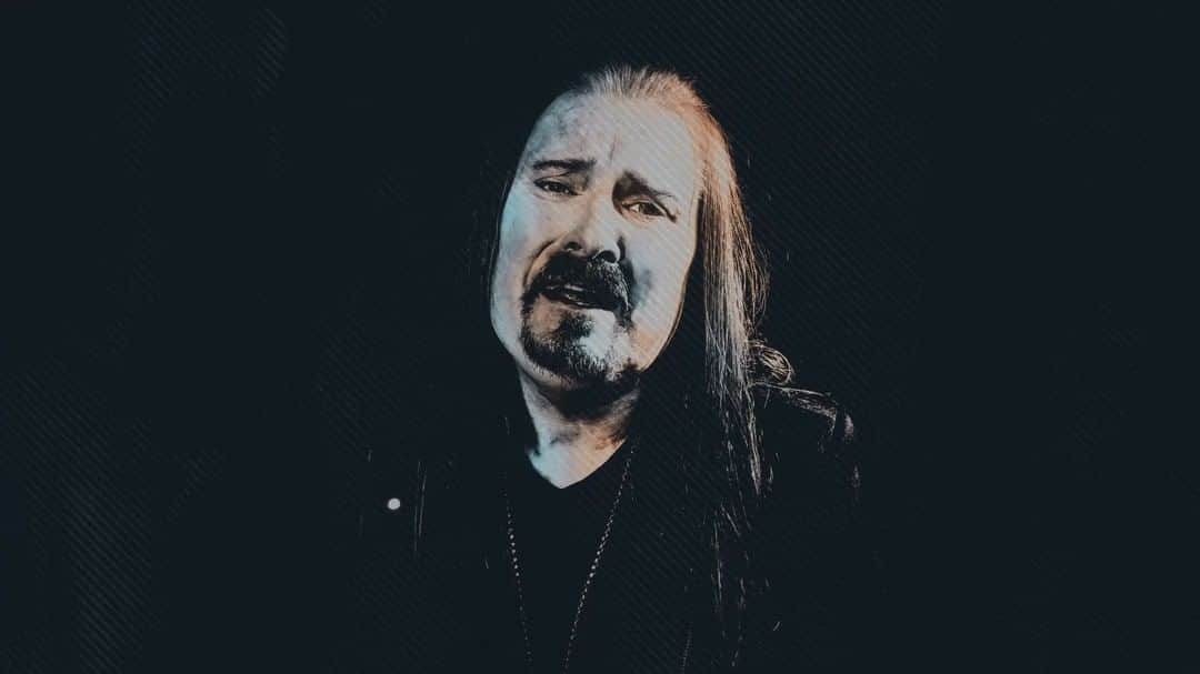 ドリーム・シアターのインスタグラム：「@jameslabrie.dt's new single “Give & Take” is out now! It's taken from his forthcoming solo album ‘Beautiful Shade of Grey’. Here's what James had to say about the track: “This song is a take on the coercive manipulation between the corporate elite and the proletariat class. An atmospheric soundscape with beautiful feel and scope.”   Check out the full video directed by @wayne_joyner on YouTube. The album ‘Beautiful Shade of Grey’ is out May 20 2022!  #JamesLaBrie #GiveandTake #BeautifulShadeOfGrey」