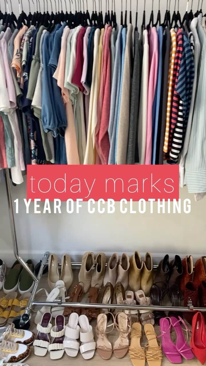 キャンディス・キャメロン・ブレのインスタグラム：「Thank you to everyone who has made @candacecameronbureclothing a huge success on @qvc! Today marks our 1 year anniversary and I couldn’t be more proud 😊🙌🏼🎉💜」