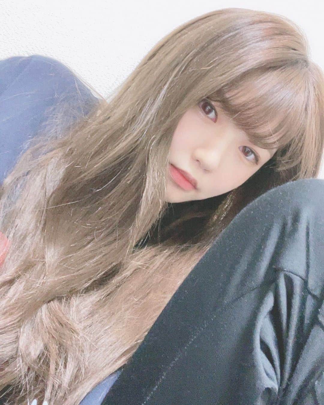 月愛きららのインスタグラム：「🕊‎𓂃 𓈒𓏸  本日、怖い夢を見させていただきました。  #なんの夢だったかは怖いから聞かないでください #私は冷静」