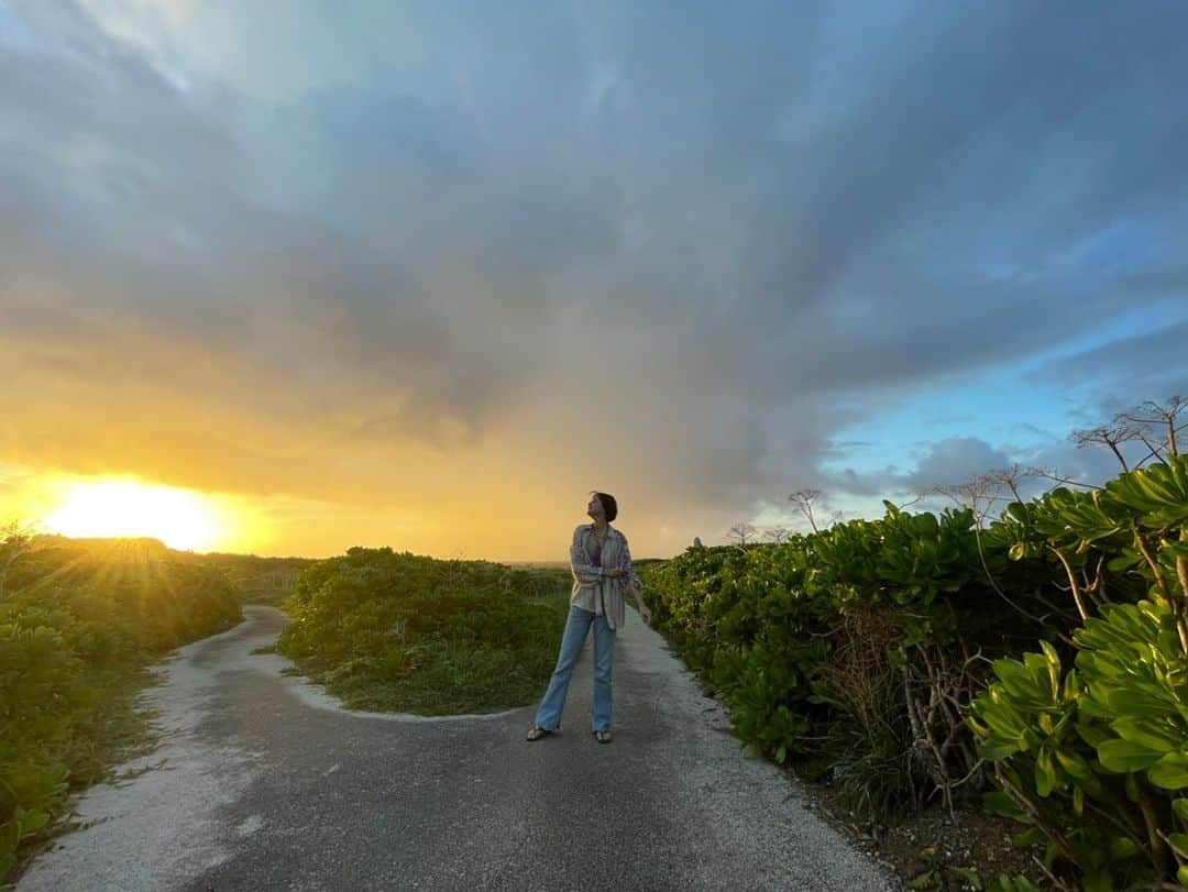 岸本セシルさんのインスタグラム写真 - (岸本セシルInstagram)「beautiful islands🌺 . . . . #okinawa #沖縄 #island #tbt」4月19日 11時39分 - cecil_lu