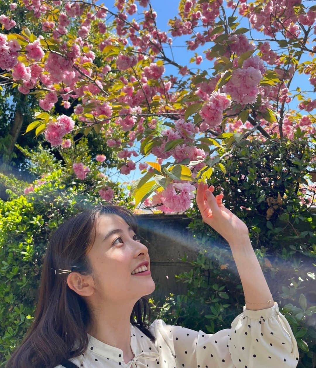 日比麻音子のインスタグラム：「さんぽがはかどる季節です🚶‍♀️🌸  #趣味散歩」