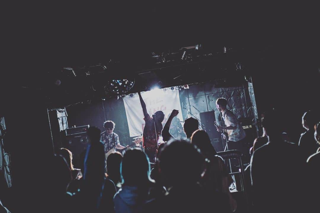 そーやのインスタグラム：「2022/04/15 「三金交代」 ルーキー×seek me×南無阿部陀仏 @新潟GOLDEN PIGS BLACK STAGE ありがとうございました❗️  #南無阿部陀仏  #THE KING OF ROOKIE #Seek me」