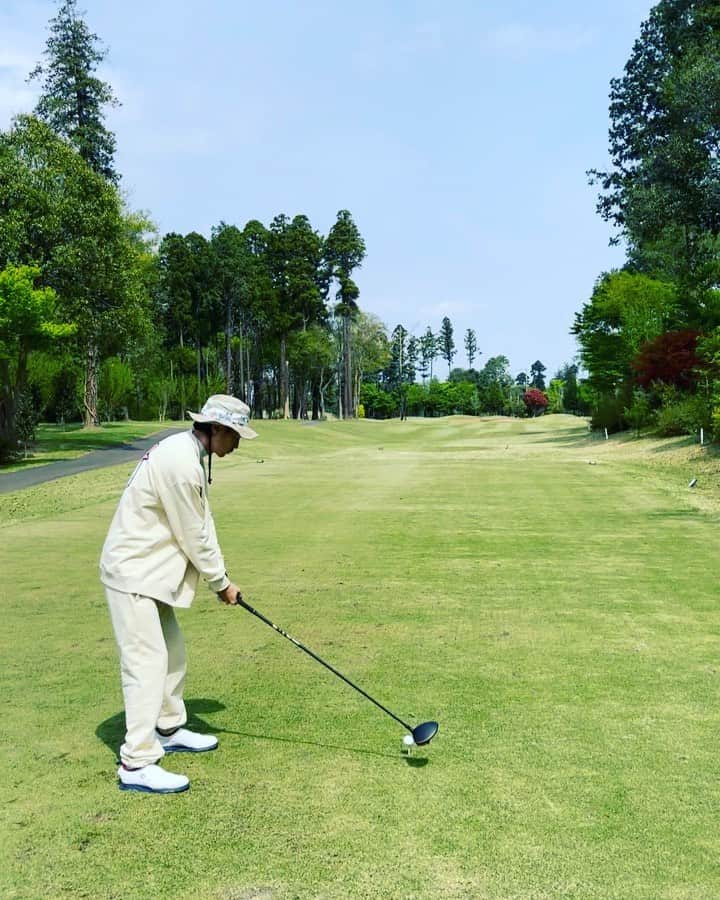 窪塚洋介のインスタグラム：「Enjoy Golf⛳️vol.6 CHIBA BIRDIE CLUB (バーディー出なかったけど   毎度楽しかったぜぁ🏌️‍♂️♪) #mrlaketajo と愉快な仲間たち スコア_127 👈またも自己ベスト更新ならず…日々精進🥺 明日もラウンド🌞 #tangram / #windandsea」
