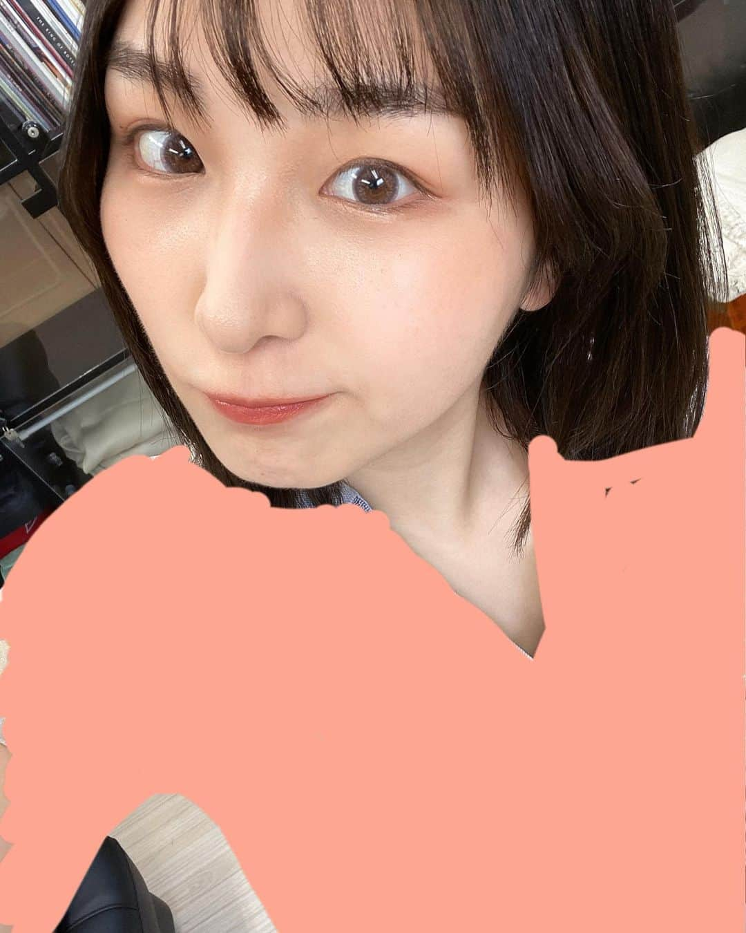 吉田実紀のインスタグラム：「この間はとある撮影でしたっ🥰 情報解禁楽しみにしててね🫶  撮影の前に久しぶりに榛葉さんのところへ駆け込みトリートメントしていただきましたので艶々髪になったよ💗 カメラマンさんにも褒められた！ 髪の毛めっちゃ綺麗だねって！  ブリーチも縮毛もしてボロボロだったのに艶々にしてもらって大満足❤️‍🔥  とりあえず今は髪に栄養たくさん入れて耐久力がついたらもう少し明るくしようと思います🙆‍♀️  榛葉さんありがとうございます😌」