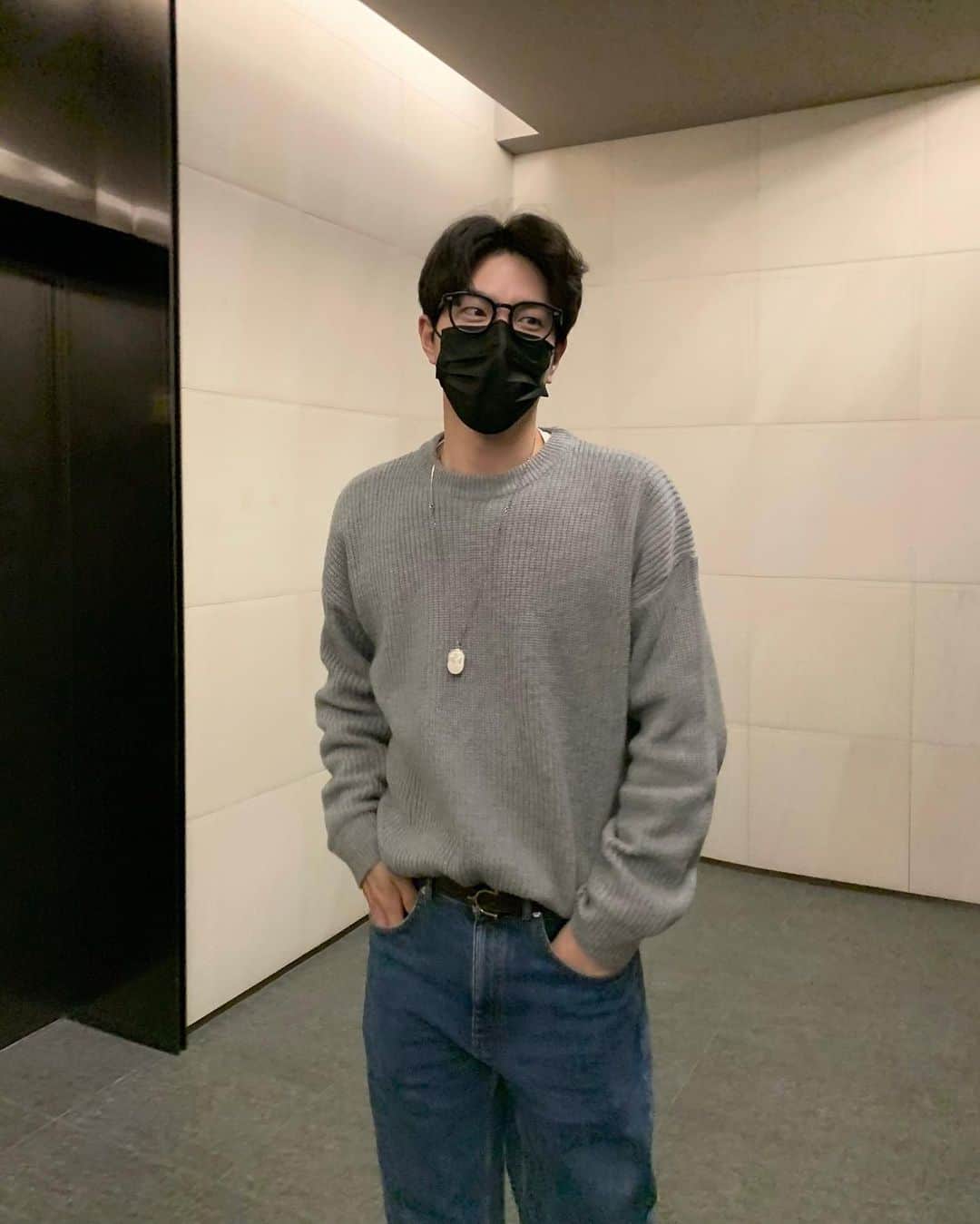 ホン・ジョンヒョンのインスタグラム：「날씨최고👍」