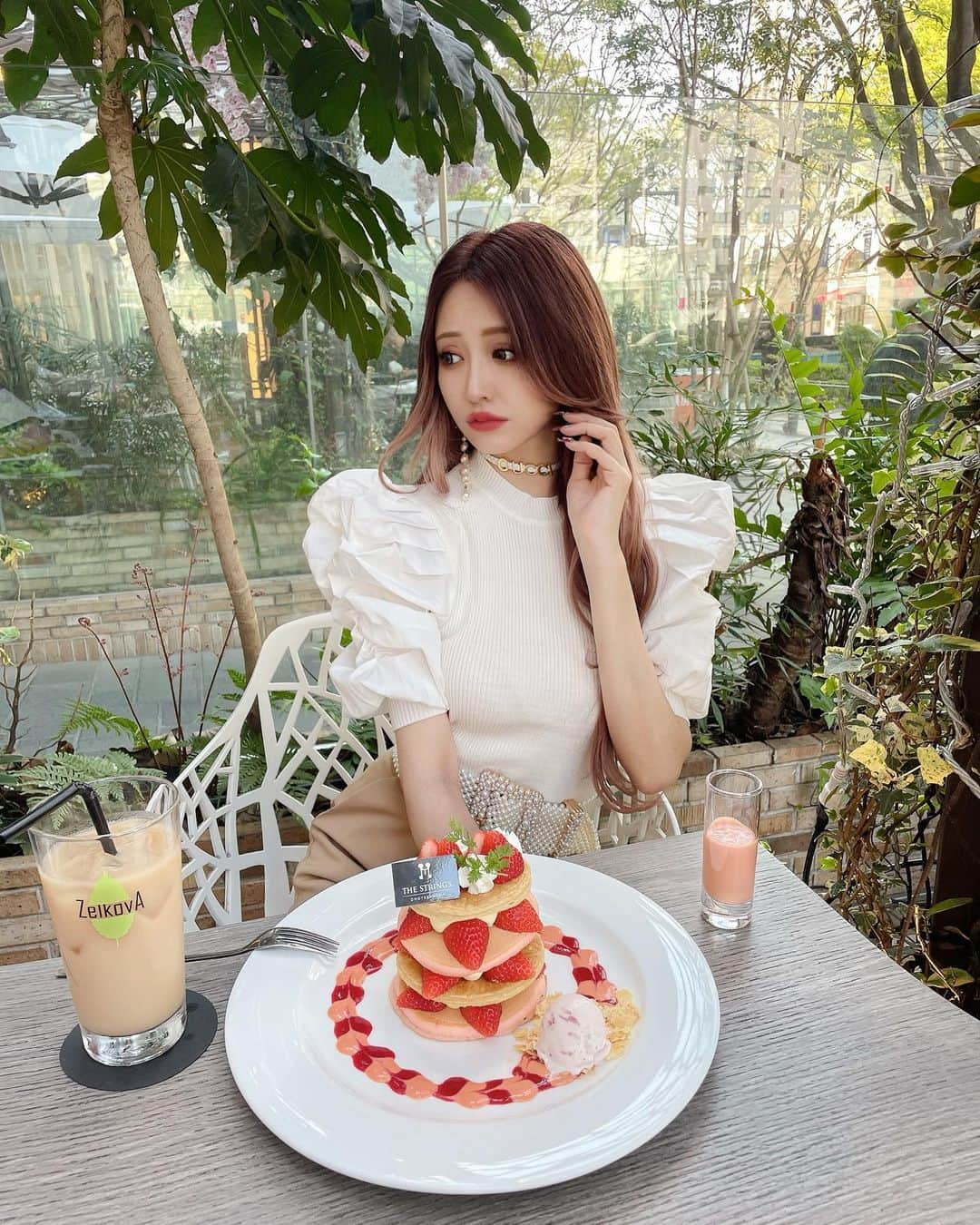 桜井莉菜さんのインスタグラム写真 - (桜井莉菜Instagram)「表参道の【 @stringsomotesandoh 】でカフェ☕️🍰❤️ 最近お昼あったかいからテラス席が気持ち良い💗  #表参道#表参道カフェ#パンケーキ#ホットケーキ#ザストリングス表参道#riinacouture#リーナクチュール」4月19日 17時46分 - rina__sakurai