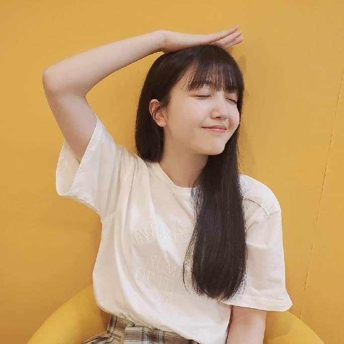 久保史緒里ファンアカウントのインスタグラム：「☺️ #乃木坂46 #久保史緒里 #久保ちゃん #久保ちゃん白すぎ可愛すぎ  #久保史緒里さんしか」