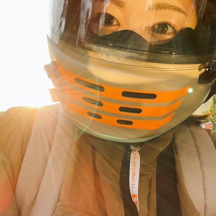 滝菜月さんのインスタグラム写真 - (滝菜月Instagram)「フルフェイスでも花粉は入る。 ⁡ 朝早く家を出たら気持ち良い朝日が差して 得した気持ちになりました☀️ ⁡ #バイク　#バイクツーリング　 #滝菜月　#バイク好きな人と繋がりたい」4月19日 18時23分 - taki_natsuki
