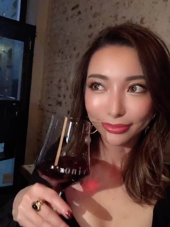 のインスタグラム：「Melbourne Cityにあるイタリアンレストラン🍽🇮🇹 Happy Birthday Viviちゃん🎉💖 Melbourneでできた唯一のギャルのお友達😻わら やっぱギャルとはすぐ意気投合するwまるで日本からの友達だったみたいに色々話せて嬉しい🎶いつもありがとう😘  . . . #cheers #dinner #dinnertime #italianrestaurant #restaurant #melbournerestaurant #melbournestyle #melbourneliving #melbourne_insta #melbournelifestyle #melbournelife #melbournecity #melbourne #メルボルン #メルボルンシティー #海外生活 #オーストラリア生活 #メルボルン生活 #オーストラリア留学 #メルボルン留学 #メルボルンライフ #レストラン #イタリアン #イタリアンレストラン #ディナー #ディナータイム #女子会 #女子会ディナー」