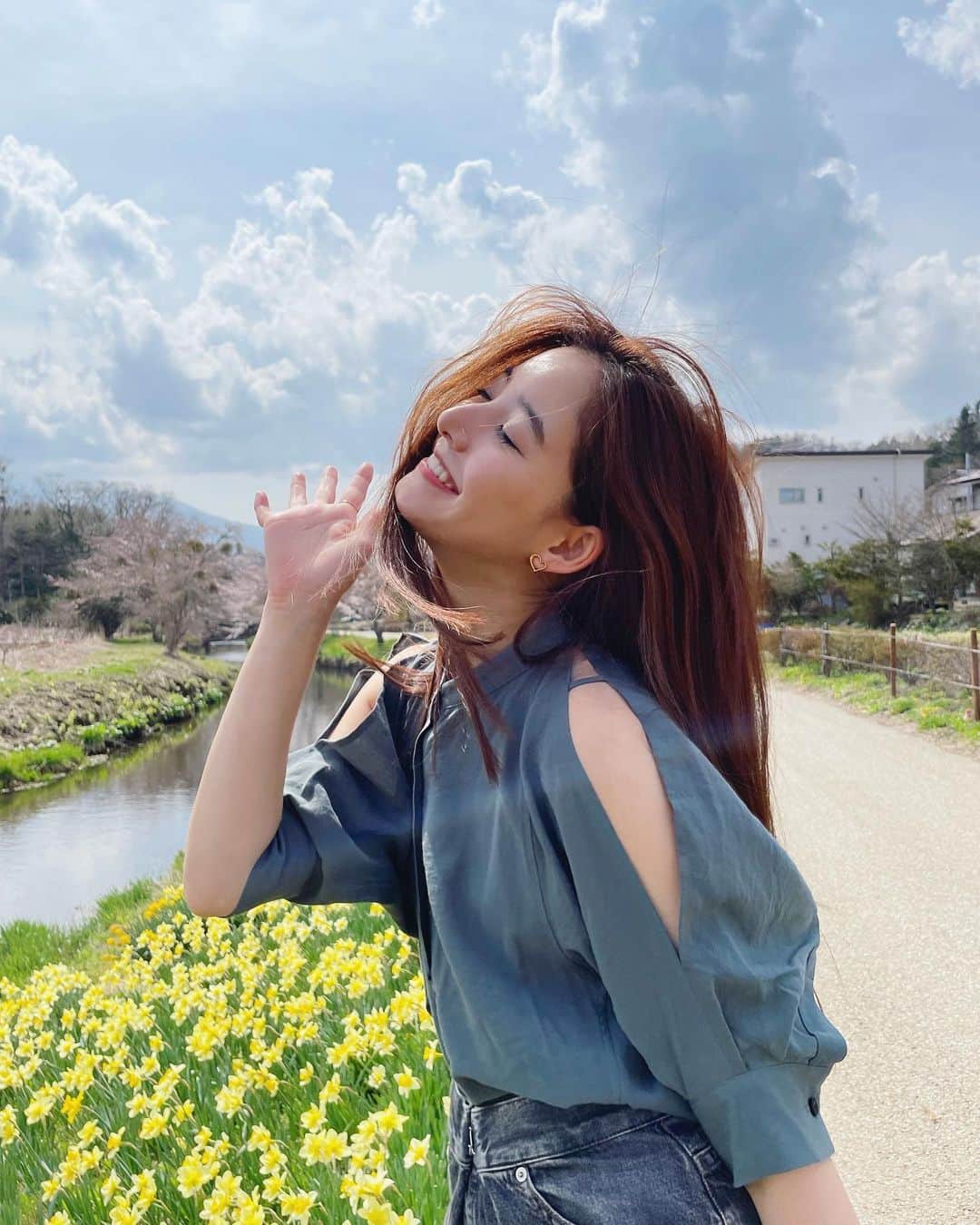 新木優子さんのインスタグラム写真 - (新木優子Instagram)「あったかくなったり寒くなったり体調を崩しやすい季節なので皆さんお気をつけて🌼」4月19日 20時38分 - yuuuuukko_