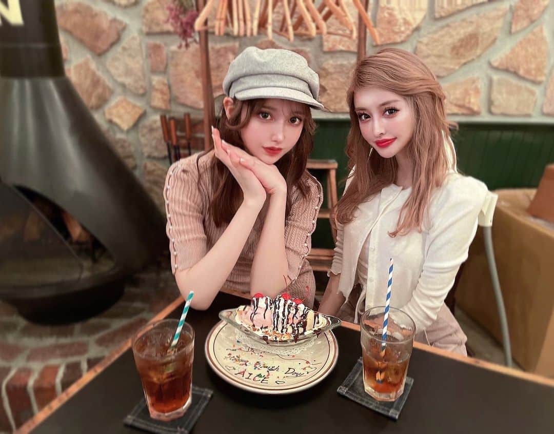 K͎A͎R͎E͎N͎のインスタグラム：「🎂 α𝕚Ć𝒆 🕯  @__february4__   やっとゆっくりお祝い出来た🍨   ғᗝŘᗴν𝔼𝕣 𝓵Ỗᵛ𝒆 𝕞ㄚ β𝔼s𝐓𝕚ｅ💗👱🏻‍♀💓️👱🏻‍♀️💗  #aice #hbd #bd #bff #0204 #👰🏼‍♀️ #💍」