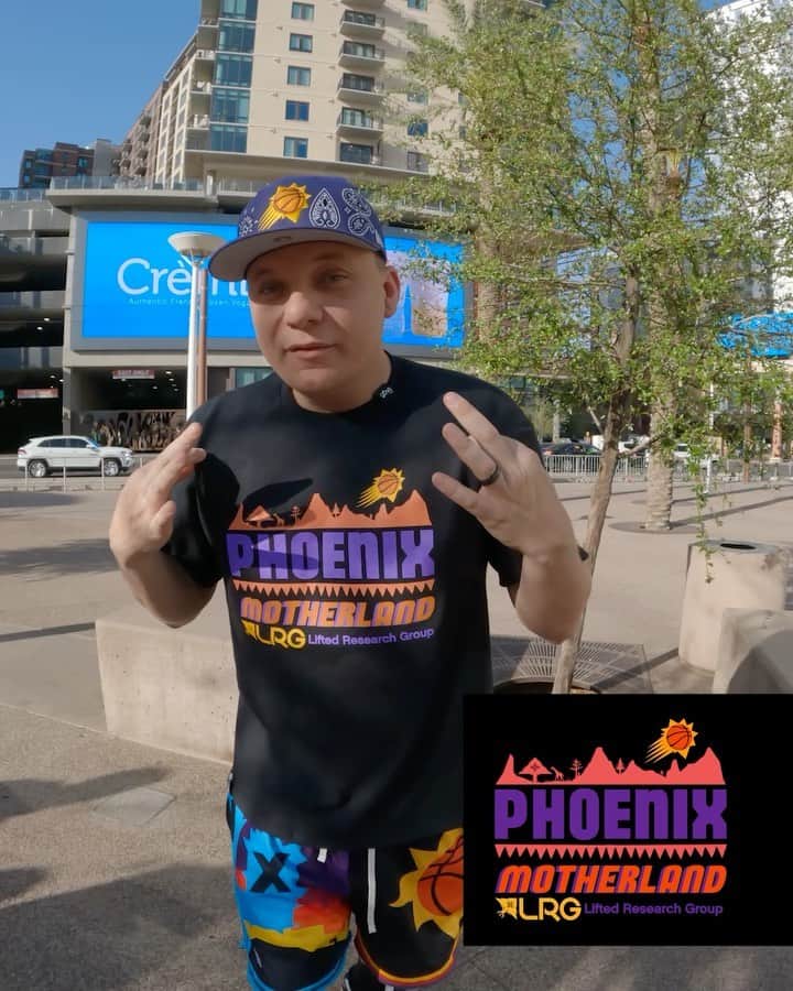 エルアールジーのインスタグラム：「LRG X Suns Collab / Playoff Contest Winners Recap  @leedankson & @matthewmanziel Hosted by @bootlegkev   🎥 @lherreraphoto  🎼 @stu_bangas  💪🏽 @jmase31」