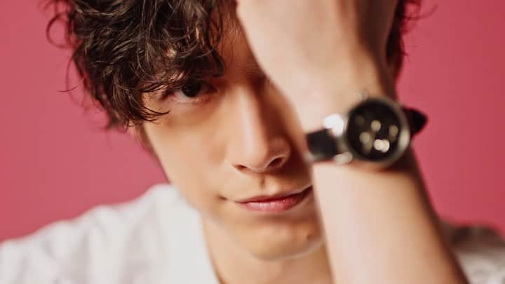 ディーン・フジオカのインスタグラム：「表达自我，得体自在⌚️」