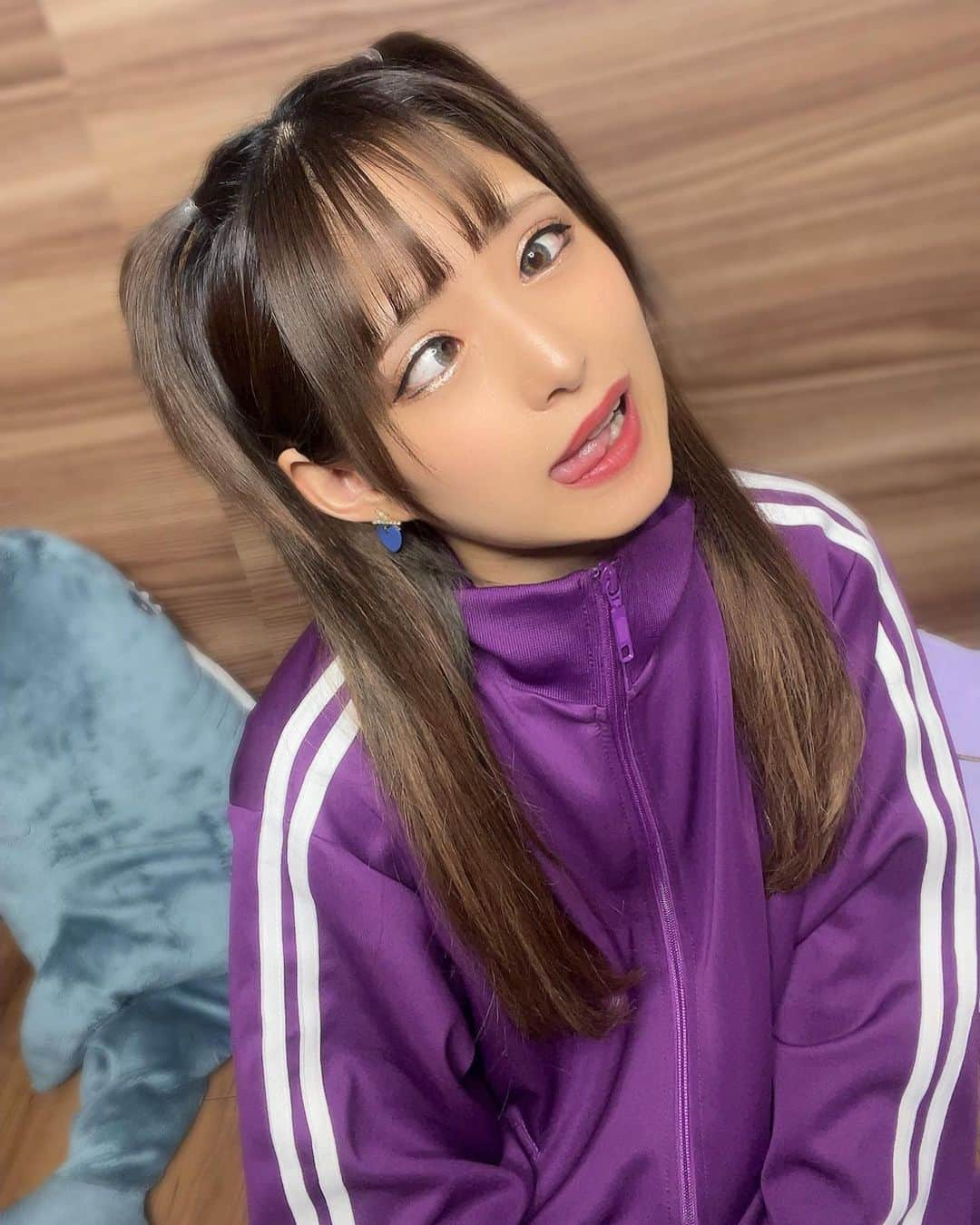 渚みつきさんのインスタグラム写真 - (渚みつきInstagram)「🤪はにゃ？…💜 .  #寄り目  #アヘ顔  I raped it  #ギルティ Extreme evil  #毒毒  #白黒つけない半端者  #ありのままで生きる自信しかない  #その身で貫いて  #モリスレイ  #孤独毒毒  #聴いてみて   #ハマってる .」4月20日 9時25分 - __nagisa_mitsuki__