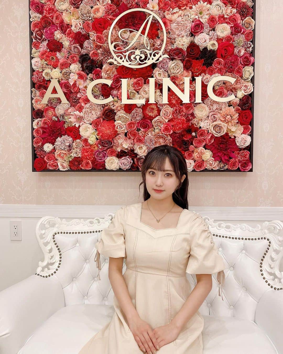のインスタグラム：「🌹🌷🌹🌷🌹🌷 @aclinic_shinjuku の戸田先生に (@aclinic_toda )に1day小顔脂肪吸引 施術して頂きました💓(｡･ω･｡)  フェイスラインのもたつきが 気になってたので受けてきたよ♡♡♡  戸田先生が施術中も常に声かけてくれたり 優しい対応で安心できました✨ 綺麗なクリニックで、みなさん優しい対応で 凄く良かったです♡♡♡ また経過報告していきます🌈💕 #aclinic #aクリニック #エークリニック #aclinic銀座 #aclinic横浜 #aclinic新宿 #美容外科 #美容皮膚科 #1day小顔脂肪吸引 #脂肪吸引 #1day小顔 #小顔 #美肌 #二重あご #フェイスライン #系リフト #aスレッド #顔痩せ #部分やせ #小顔整形 #小顔になりたい #横顔美人 #戸田貴之」