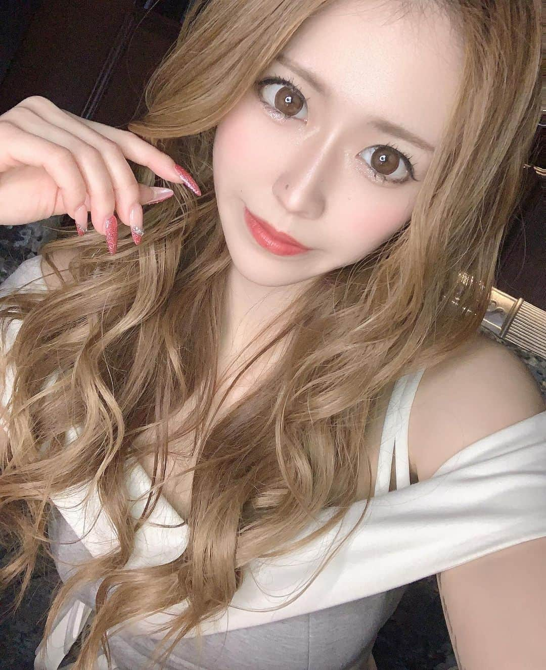 最上りなさんのインスタグラム写真 - (最上りなInstagram)「やばーい眠たい🥱🥱 今日も21時から出勤予定なのでよろしくお願いします🎶」4月20日 9時58分 - mogami.rina