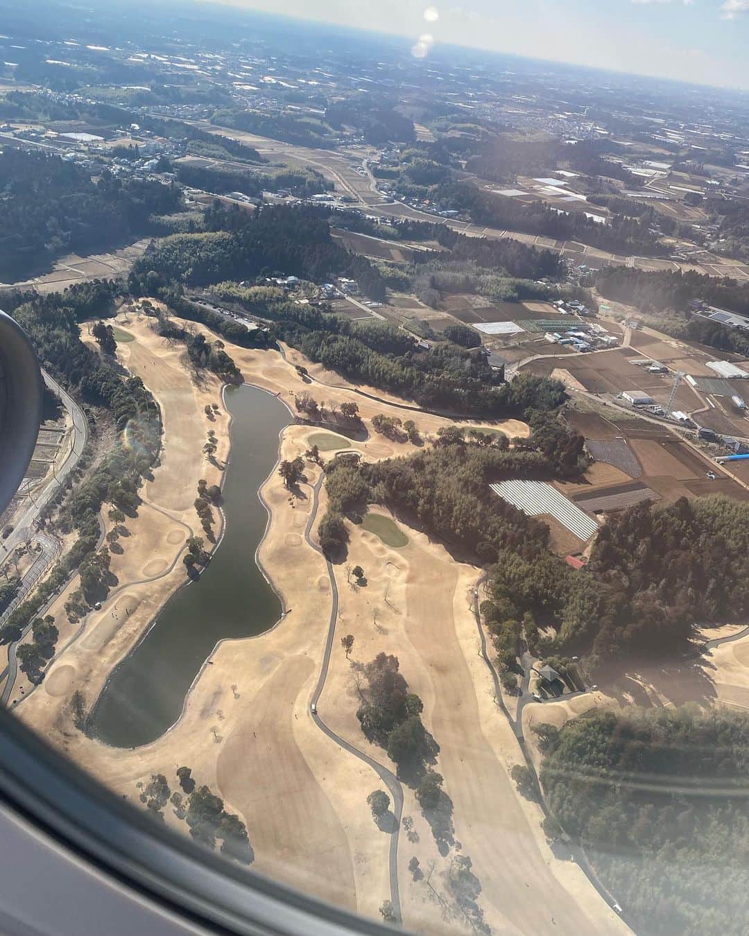 なおのインスタグラム：「かなり前に撮ったやつ📸 唯一あった飛行機からのゴルフ場⛳️  上から見てるのも楽しいよね🤤笑」