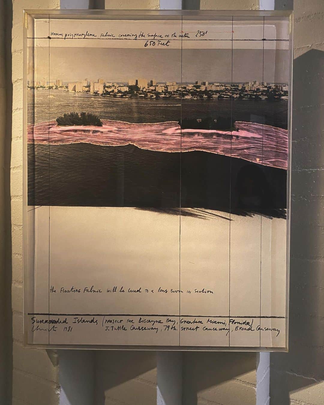 大石絵理のインスタグラム：「旅色 "視覚トリップ" 公開されました😌 Andy Warhol, Keith Haring, Nam Jun Paik などの人気現代アーティストの作品を通して視覚でトリップしようというおもしろい展覧会です。 ぜひ読んでみてください🖤  https://tabiiro.jp/likes/articles/view/a1104/」