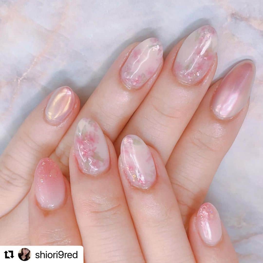 ネイルスタンド　ツメコのインスタグラム：「#Repost @shiori9red with @make_repost ・・・ * #newnails #spring #flowers #print  #花柄ネイル #プリント #ツメコ  #原宿 #redhot #春ネイル」