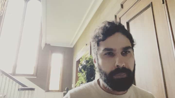 クナル・ネイヤーのインスタグラム：「Sometimes…」