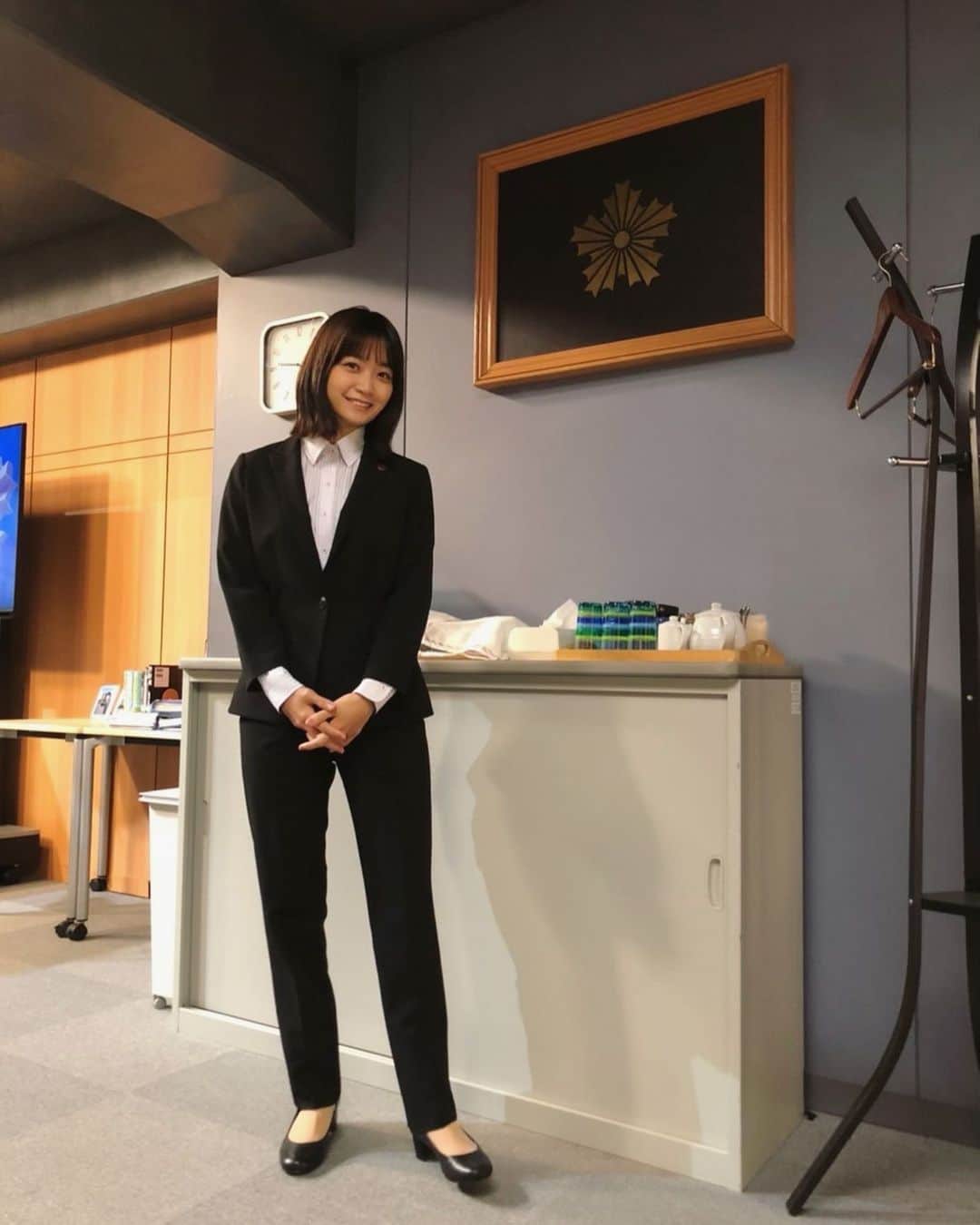 深川麻衣 のインスタグラム：「いよいよ特捜班に配属になり、 高尾由真にとっても深川にとってもドキドキの第3話でした！ 来週もぜひ見てください〜✨🙏 #特捜9」