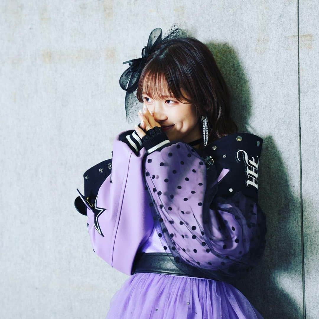 のインスタグラム：「２０２２年のライブツアー！ MAYAYAN HAPPY CREAM MAX のお写真だよー！ 衣装の写真がいつも撮る時間なくてさみしかったので、今回は、お願いしてみた🧡  カメラマンさんにとってもらえたので画質ばりいいですね😊🧡  dTVでこちらのライブの配信もはじまってるので、 チェックしてみてね！」