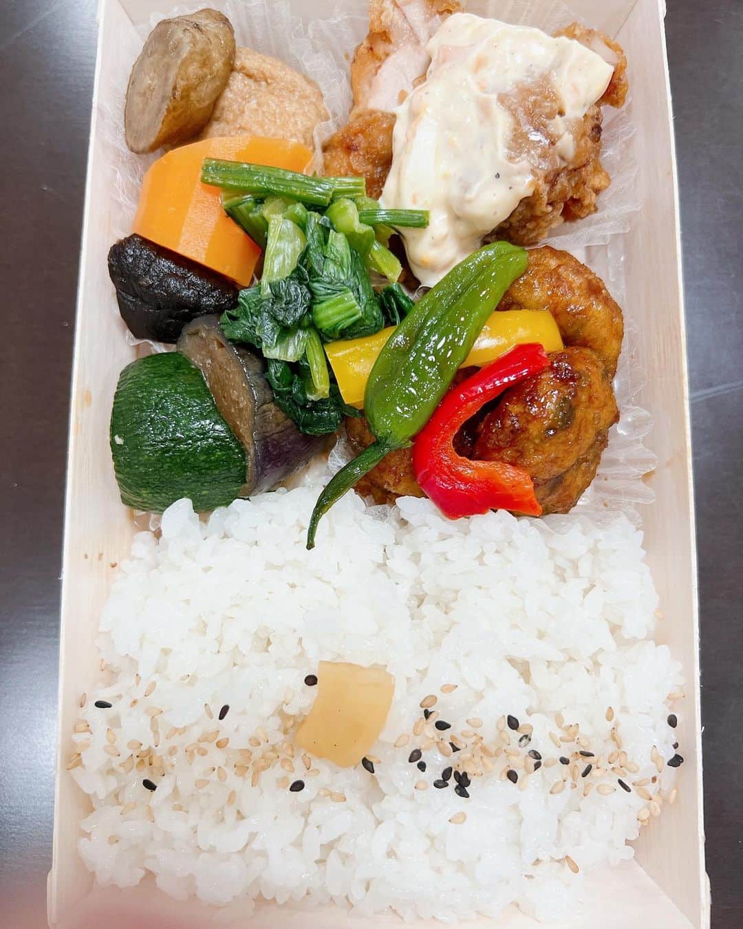 バカリズムのインスタグラム：「バズリズム飯 ちとせ」