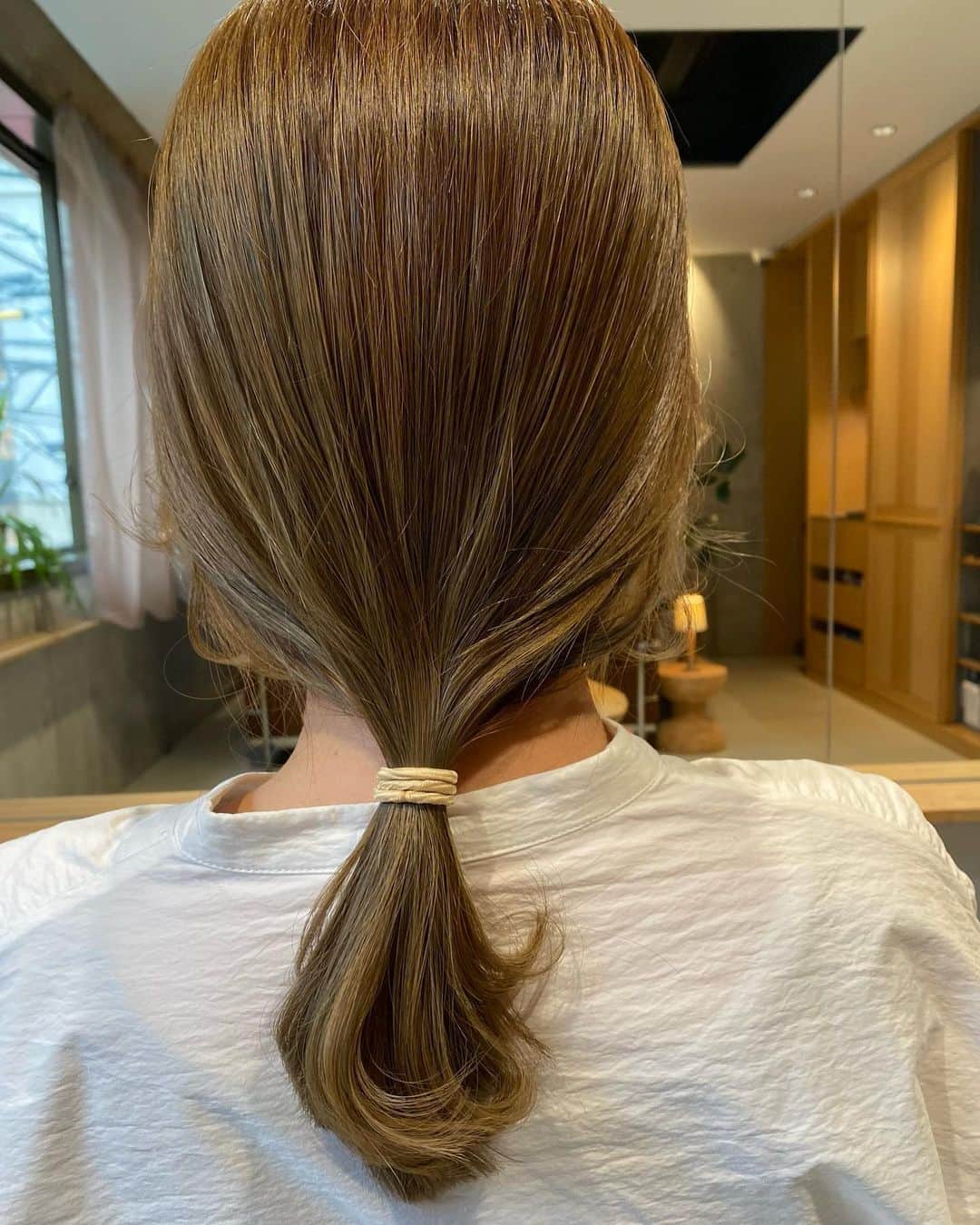 土田瑠美のインスタグラム：「ヘアカラー✨  1枚目→ 14トーンオリーブグレージュ 2枚目→ 12トーンカーキアッシュ 3枚目→11トーンピンクアッシュ」