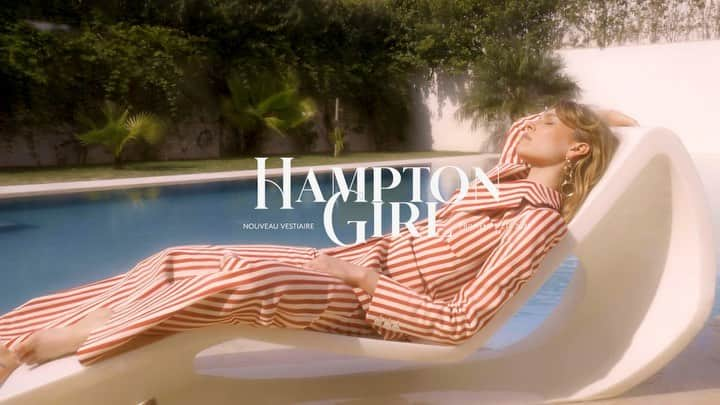 タラジャーモンのインスタグラム：「At the bend in the big white houses and the fancy cocktail parties, the striped suits and the prints, there is our Tara girl, this woman called Hampton Girl. Sometimes romantic, sometimes bold, her mood changes like the tide. She adorns herself with poppy-like colours, ruffles and English embroidery, borrows the stripe from the deckchairs and stretches out, gilds, shines, giving way to the sensuality of a powder pink summer. Enigmatic, it is said that she dresses like a picnic, printed with a bunch of field flowers or gingham.  The decor: She wears it like a second skin, like an American dream. 🌊#newcollection #hamptongirl #PE22 #tarajarmon」