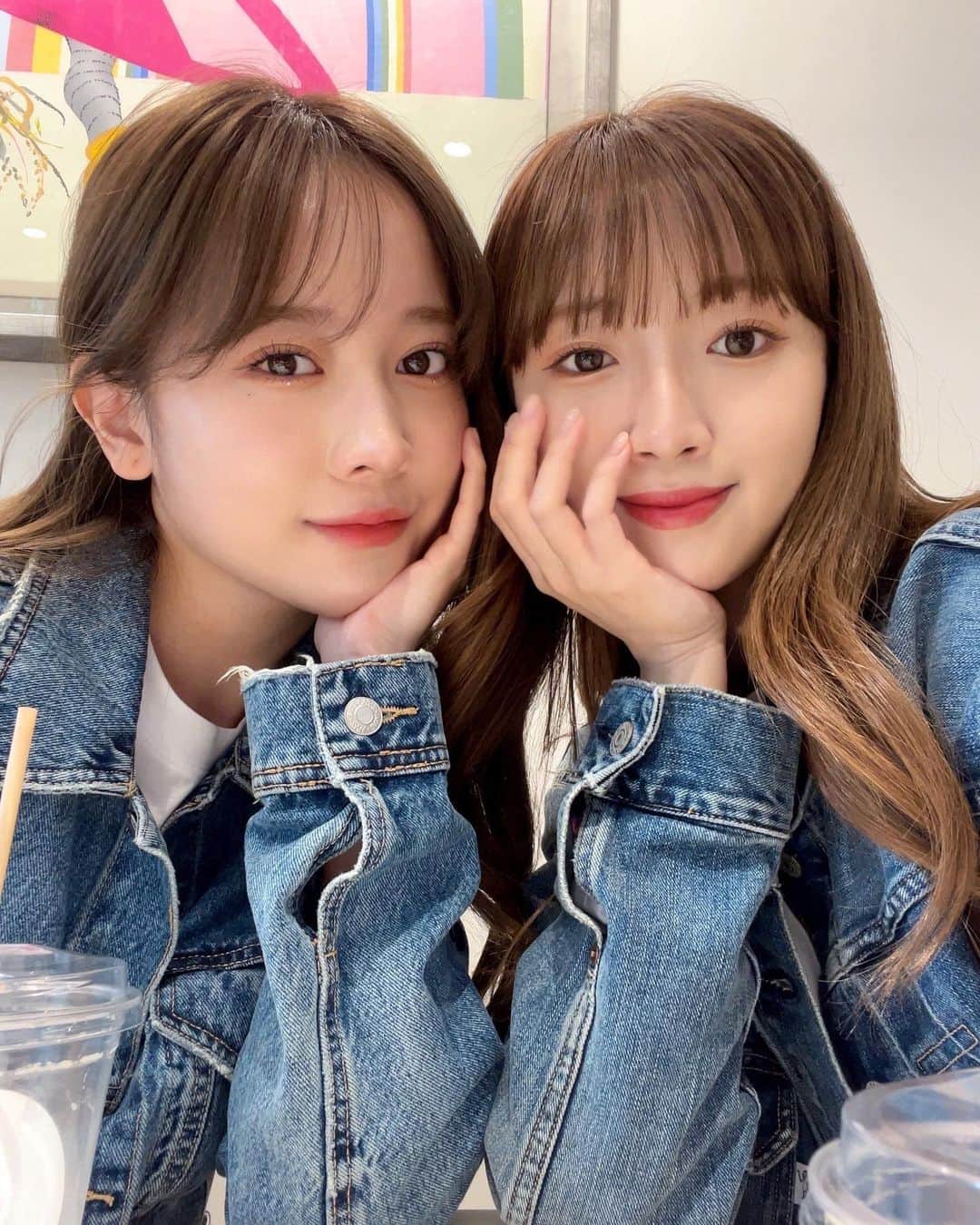 のインスタグラム：「たまたまデニムジャケット被った👩🏼‍❤️‍👩🏼」