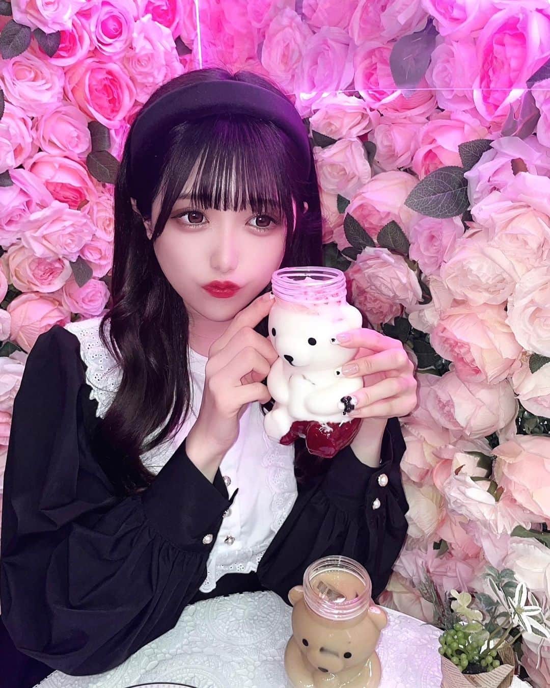 田口未彩のインスタグラム：「❤︎  最近メイクとカラコン変えたんだけど これ変える前の写真😳なんか変な感じ！  .」