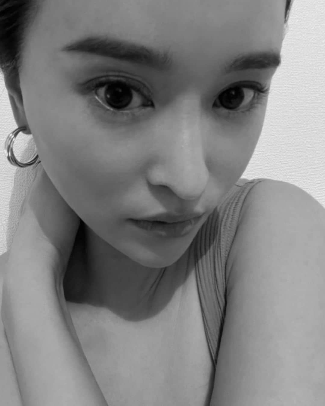 平大路えみのインスタグラム：「この時間にはもう眠いです🥱 おやすみなさい♥︎」