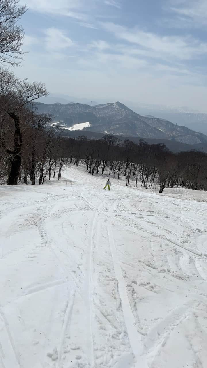 近藤祥子のインスタグラム：「⛷ 止まる時、上向きがち🙄 . . #スキー #春スキー #たんばらスキーパーク #ski #skiing #スキー女子 #skigirl #tanbara」