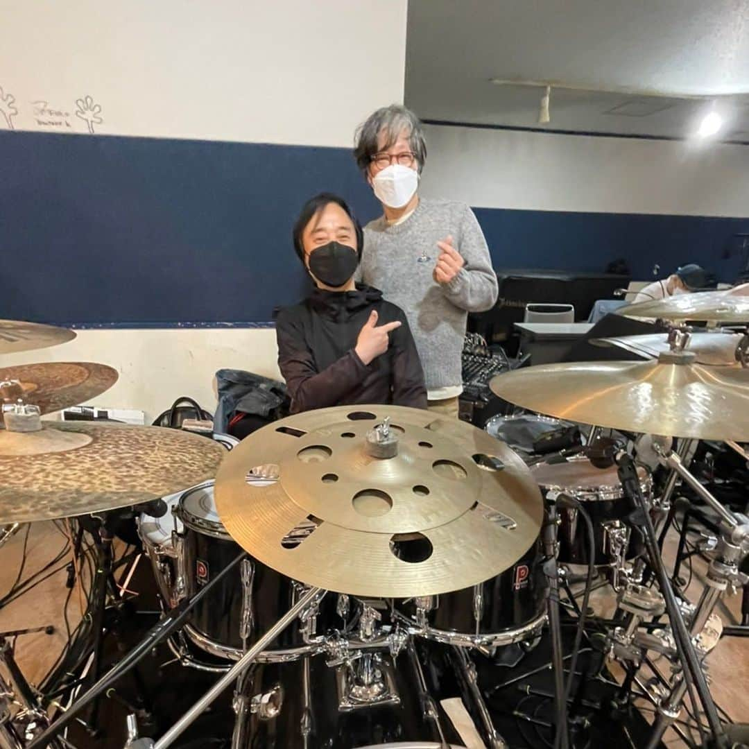 松永俊弥のインスタグラム：「日本を代表的するドラマー山木秀夫さんと✌🏻😃🥁  #drum #drummer」