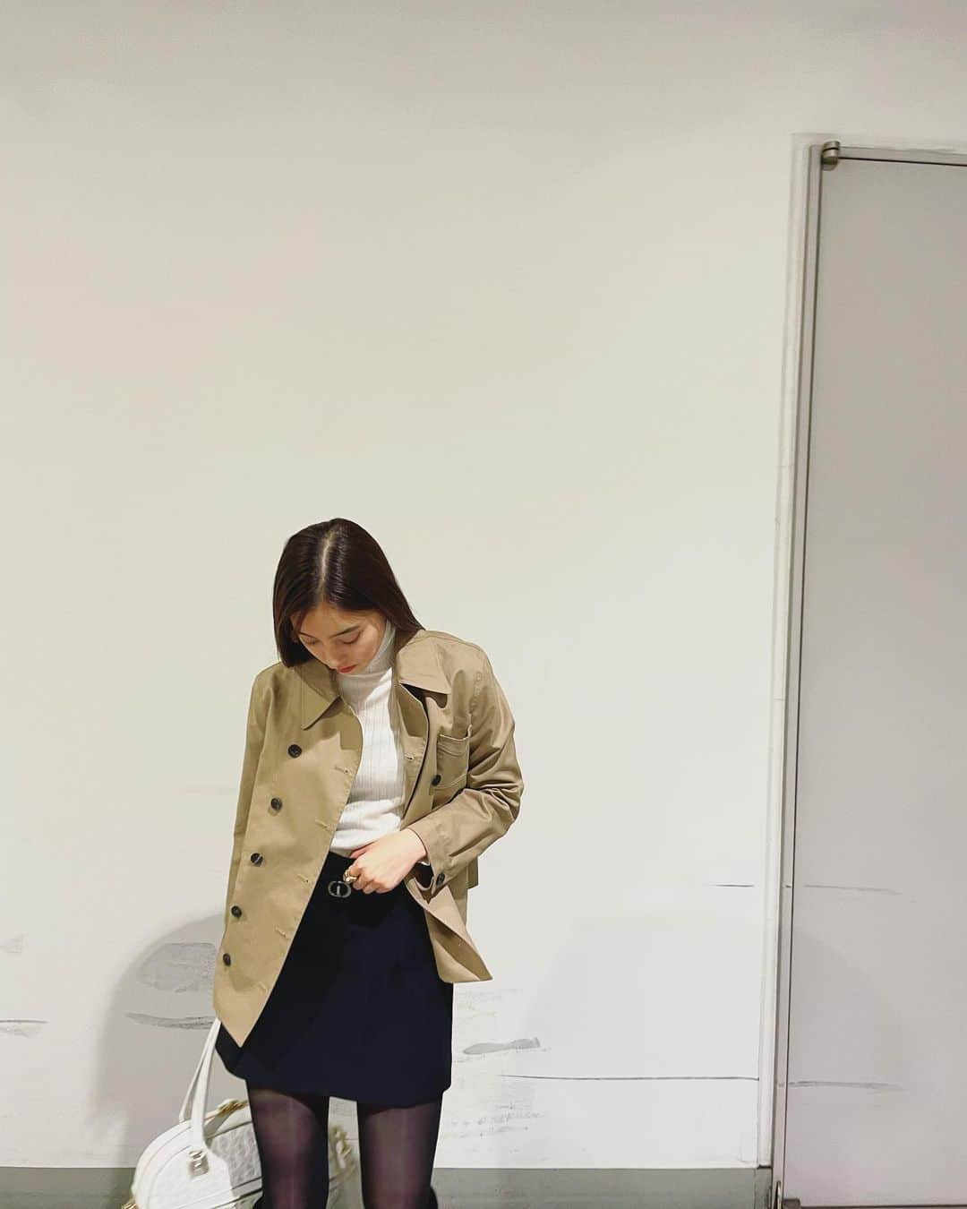 新木優子さんのインスタグラム写真 - (新木優子Instagram)「いつかの私服♡  jacket : @dior  knit : @dior  skirt : @dior  boots : @pippichic_official  bag : @dior  muffler : @tomorrowland_jp」4月20日 21時42分 - yuuuuukko_