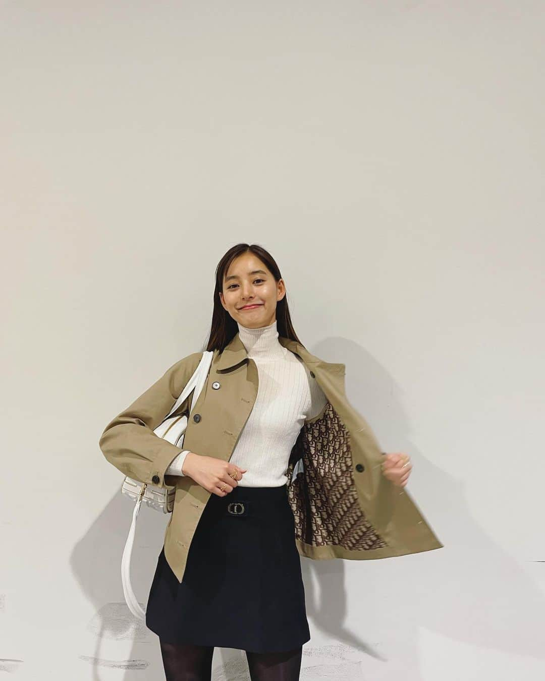 新木優子さんのインスタグラム写真 - (新木優子Instagram)「いつかの私服♡  jacket : @dior  knit : @dior  skirt : @dior  boots : @pippichic_official  bag : @dior  muffler : @tomorrowland_jp」4月20日 21時42分 - yuuuuukko_