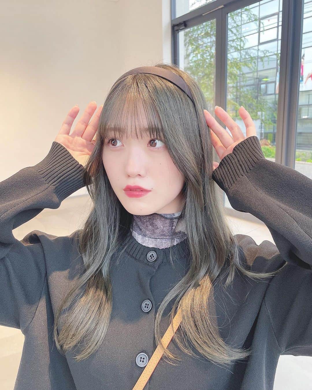 のインスタグラム：「🕊 今年21ちゃいになってしまう〜ので大人っぽくしてみたよ、、」
