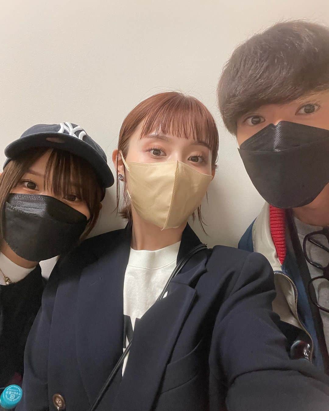 ばんばんざいのインスタグラム：「ばんばんざいオフショット📷  #明日も元気に会おうね」