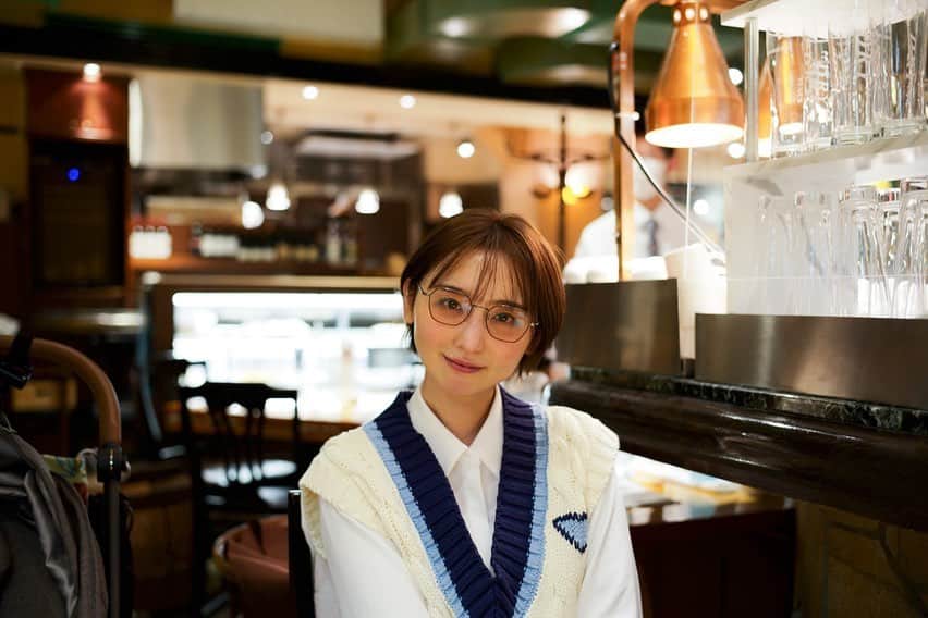 おのののかのインスタグラム：「＊ うすピンクのカラーレンズ 顔色が明るくなって可愛い〜🌸 最近マスクであんまりチークしないから助かる🥹💓  26日まで伊勢丹新宿で @resee.official ポップアップ やってるので行くべきです🫶🔥」