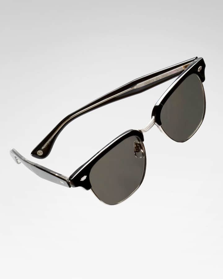 ジーエルシーオーのインスタグラム：「Distinctive metal plaques that standout among the crowd. Made with a larger fit for those with bold taste. The Elkgrove Sun.   Available in four new colors.」