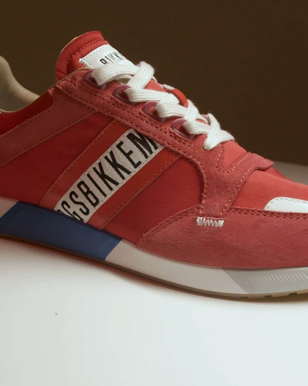 ダーク ビッケンバーグのインスタグラム：「Introducing our hero SS2022 sneakers: Elton. Discover plenty of iterations on bikkembergs.com #DirkBikkembergs #Bikkembergs」